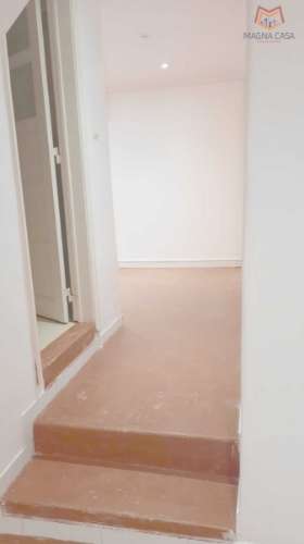 LOJA / ESPAÇO COMERCIAL (toda remodelada), Multifunções, em ótimo estado, para VENDA em ALGÈS - Lisboa, muito bem localizado