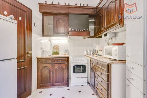 Moradia Isolada T4 com Piscina e Jardim em Pinhal Banzão, Colares, Sintra