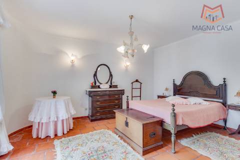 Moradia Isolada T4 com Piscina e Jardim em Pinhal Banzão, Colares, Sintra