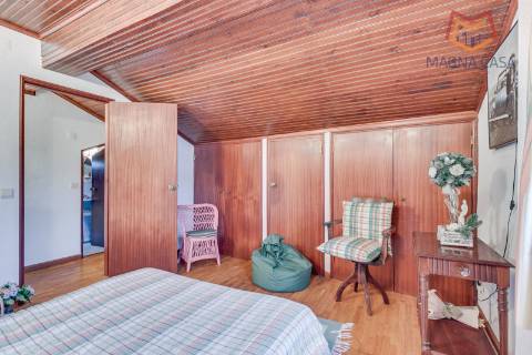 Moradia Isolada T4 com Piscina e Jardim em Pinhal Banzão, Colares, Sintra