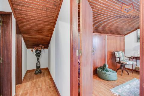 Moradia Isolada T4 com Piscina e Jardim em Pinhal Banzão, Colares, Sintra