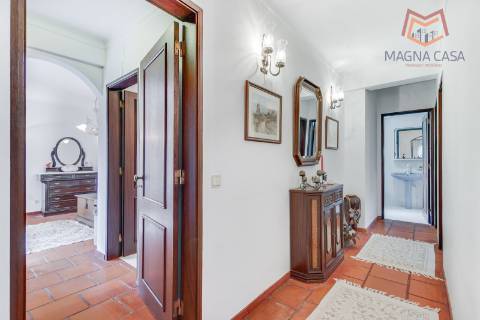 Moradia Isolada T4 com Piscina e Jardim em Pinhal Banzão, Colares, Sintra