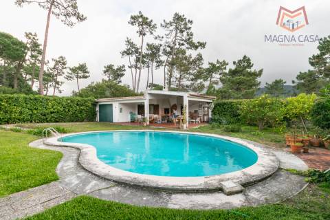 Moradia Isolada T4 com Piscina e Jardim em Pinhal Banzão, Colares, Sintra
