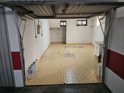 Box espaçosa, Venteira, Amadora