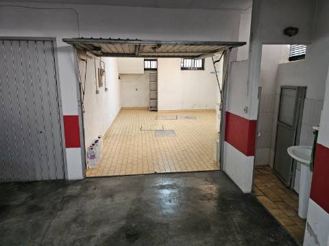 Box espaçosa, Venteira, Amadora