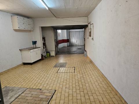 Box espaçosa, Venteira, Amadora