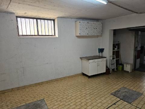 Box espaçosa, Venteira, Amadora