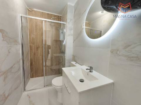 Apartamento T1 (2 assoalhadas) com arrecadação para venda em Porto Salvo - Oeiras