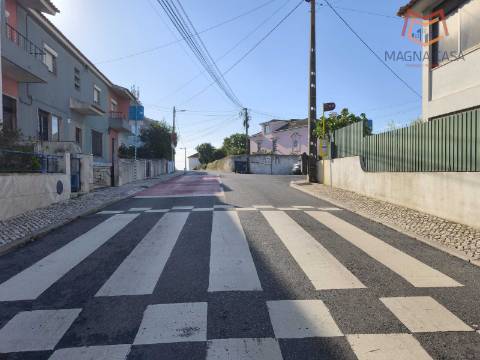 Apartamento T1 (2 assoalhadas) com arrecadação para venda em Porto Salvo - Oeiras