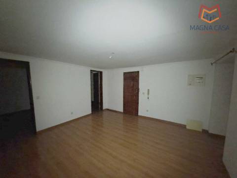 Apartamento T2 (3 assoalhadas) para venda em Lisboa