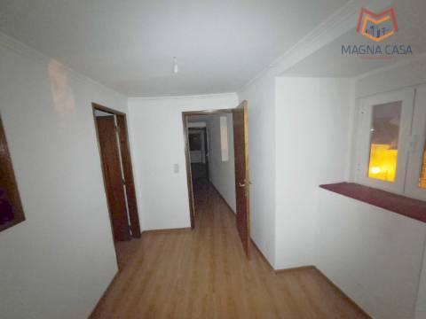 Apartamento T2 (3 assoalhadas) para venda em Lisboa