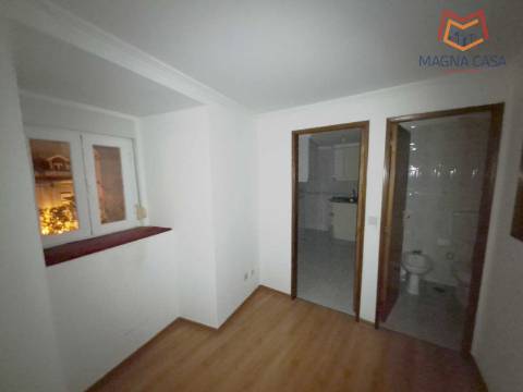 Apartamento T2 (3 assoalhadas) para venda em Lisboa