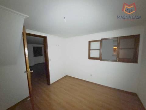 Apartamento T2 (3 assoalhadas) para venda em Lisboa