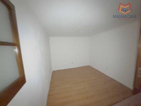 Apartamento T2 (3 assoalhadas) para venda em Lisboa