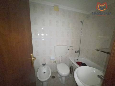 Apartamento T2 (3 assoalhadas) para venda em Lisboa