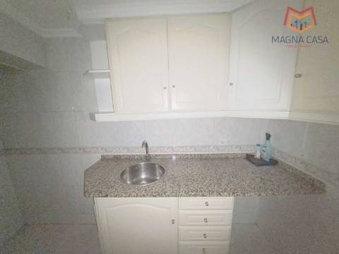 Apartamento T2 (3 assoalhadas) para venda em Lisboa