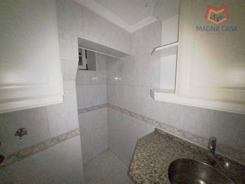 Apartamento T2 (3 assoalhadas) para venda em Lisboa