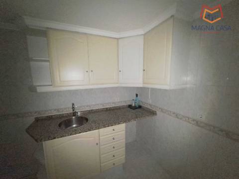 Apartamento T2 (3 assoalhadas) para venda em Lisboa