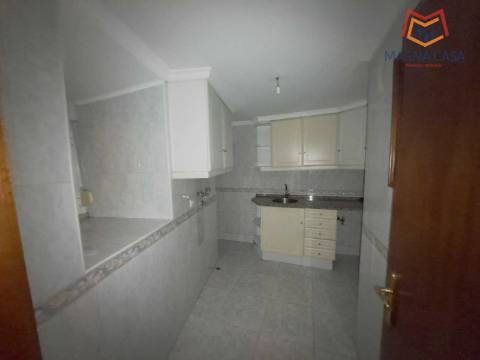 Apartamento T2 (3 assoalhadas) para venda em Lisboa