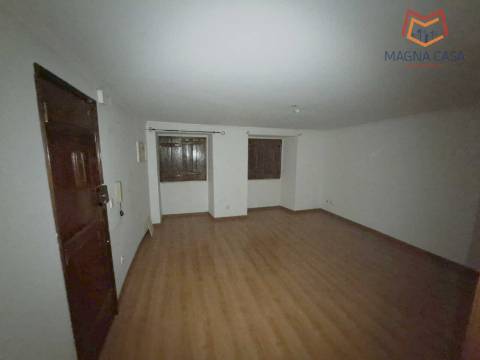 Apartamento T2 (3 assoalhadas) para venda em Lisboa