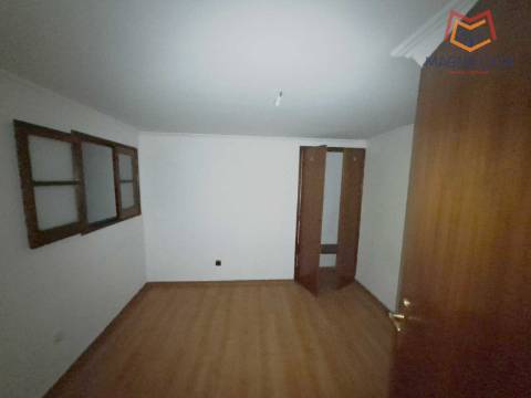 Apartamento T2 (3 assoalhadas) para venda em Lisboa