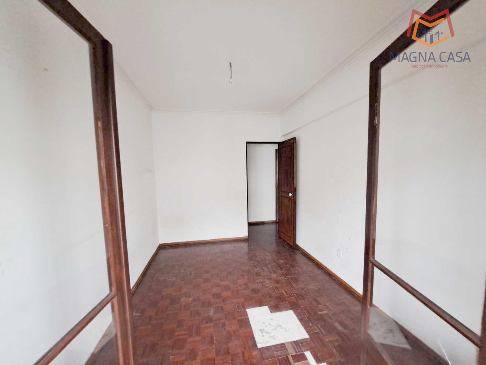 Apartamento T2, próximo a Comércio e Serviços, para venda em Odivelas - Lisboa (muito bem localizado)