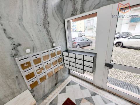 Apartamento T2, próximo a Comércio e Serviços, para venda em Odivelas - Lisboa (muito bem localizado)