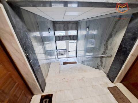 Apartamento T2, próximo a Comércio e Serviços, para venda em Odivelas - Lisboa (muito bem localizado)