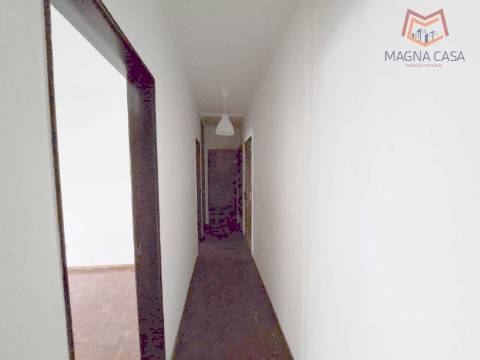 Apartamento T2, próximo a Comércio e Serviços, para venda em Odivelas - Lisboa (muito bem localizado)