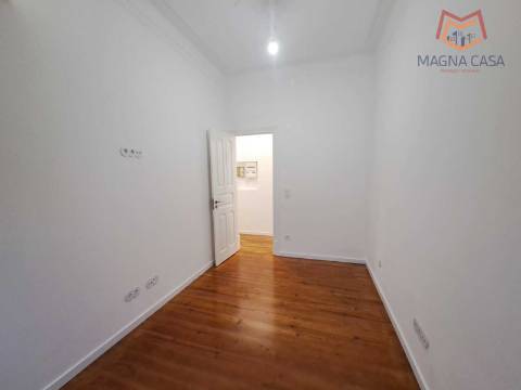 Apartamento T3 para venda na General Roçadas, Penha de França em Lisboa, totalmente remodelado com materiais de excelente qualidade