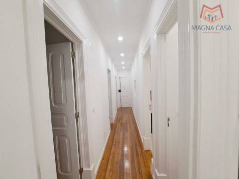 Apartamento T3 para venda na General Roçadas, Penha de França em Lisboa, totalmente remodelado com materiais de excelente qualidade