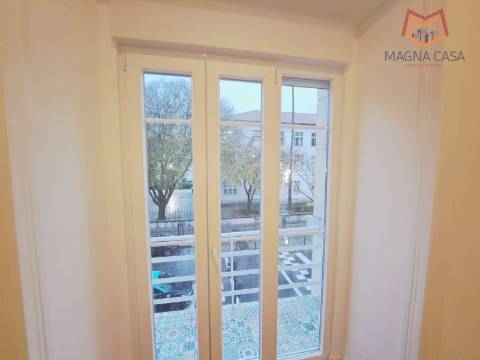 Apartamento T3 para venda na General Roçadas, Penha de França em Lisboa, totalmente remodelado com materiais de excelente qualidade