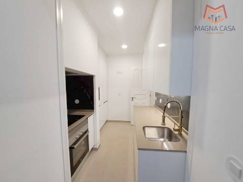 Apartamento T3 para venda na General Roçadas, Penha de França em Lisboa, totalmente remodelado com materiais de excelente qualidade