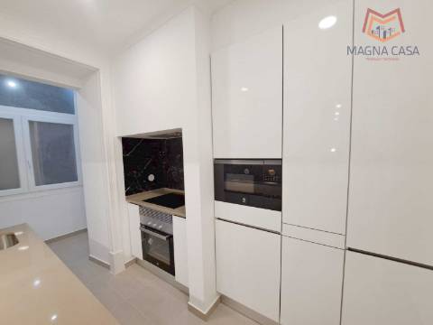 Apartamento T3 para venda na General Roçadas, Penha de França em Lisboa, totalmente remodelado com materiais de excelente qualidade