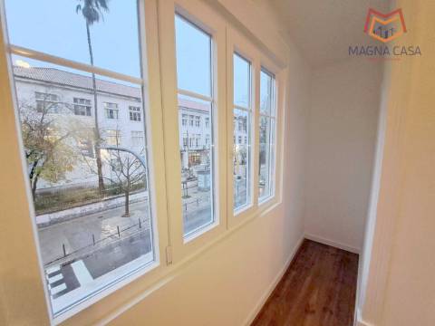 Apartamento T3 para venda na General Roçadas, Penha de França em Lisboa, totalmente remodelado com materiais de excelente qualidade