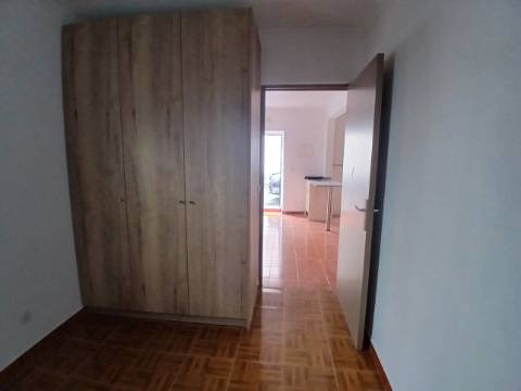 Moradia Terrea T1 em Bucelas, Loures