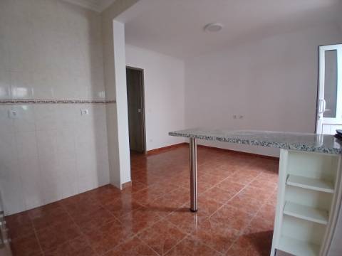 Moradia Terrea T1 em Bucelas, Loures