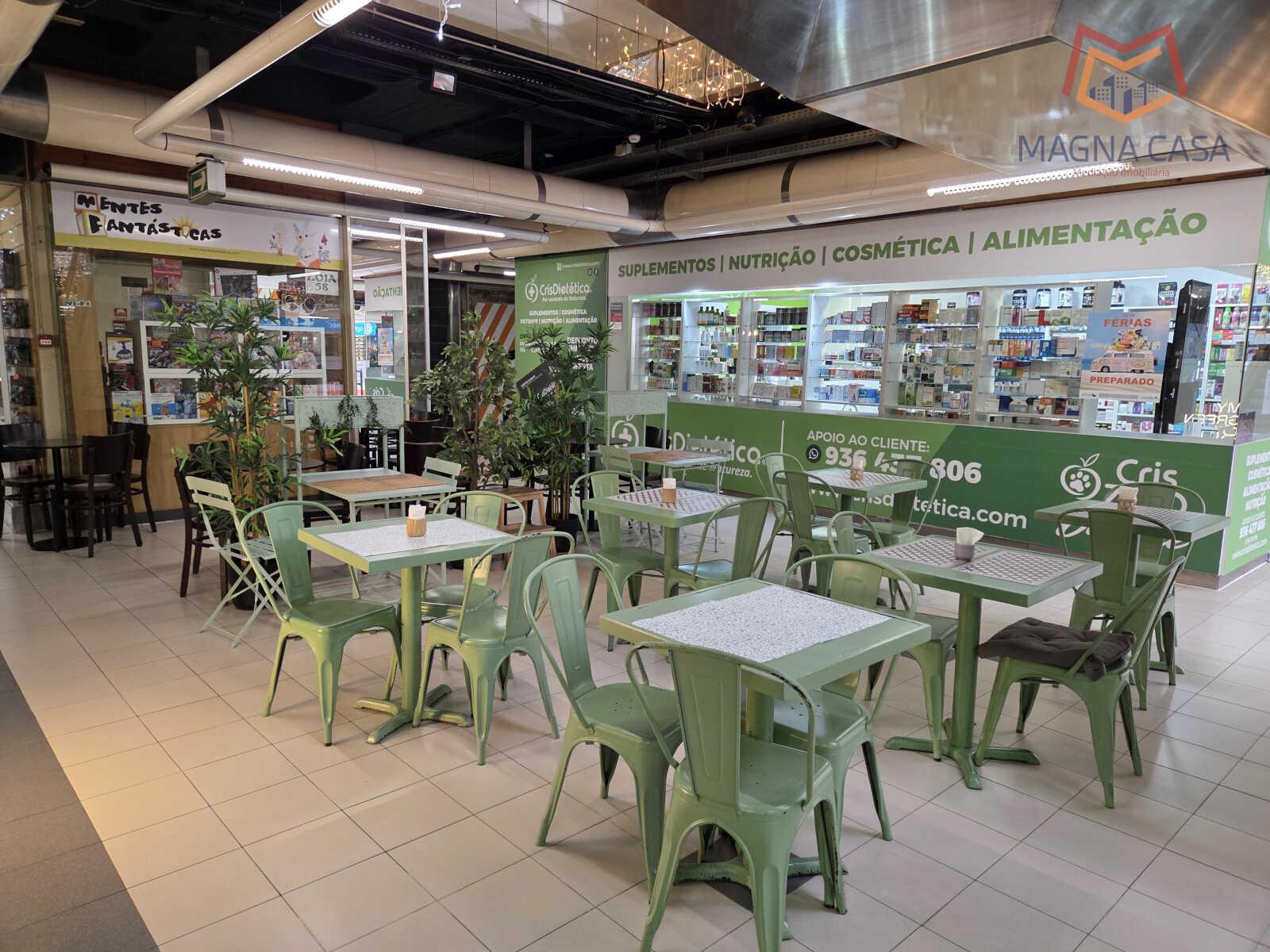 Café / Snack Bar para Trespasse em Oeiras - Em Pleno Funcionamento (Negociável)