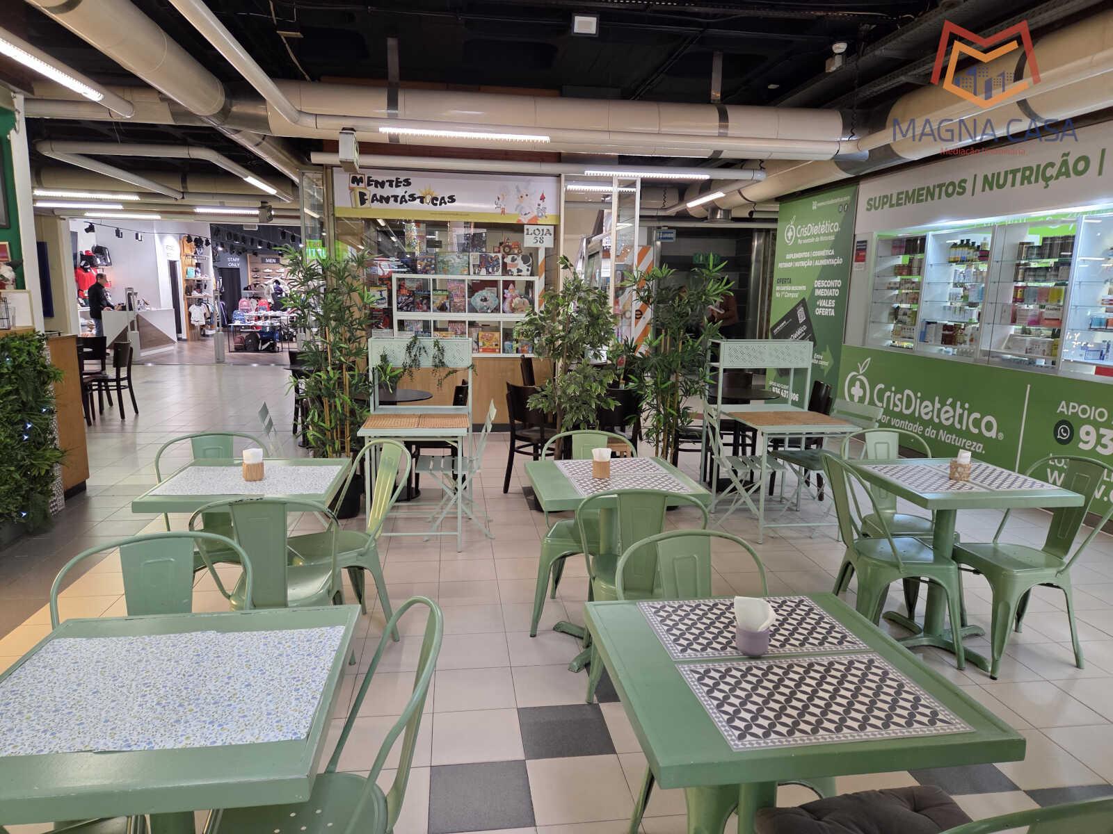 Café / Snack Bar para Trespasse em Oeiras - Em Pleno Funcionamento (Negociável)