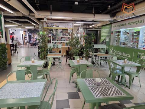 Café / Snack Bar para Trespasse em Oeiras - Negócio em Pleno Funcionamento