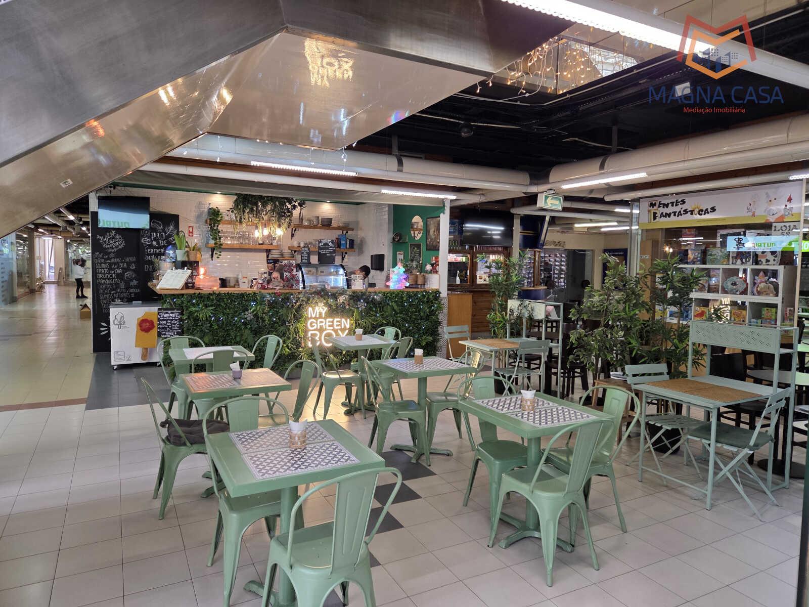 Café / Snack Bar para Trespasse em Oeiras - Em Pleno Funcionamento (Negociável)