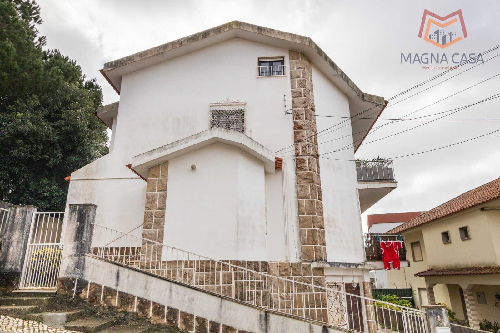 Moradia triplex em Propriedade Total - São Domingos de Rana, Cascais