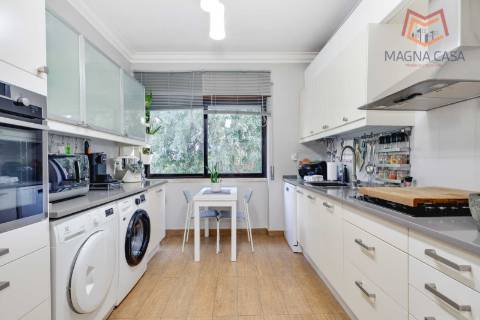 Moradia triplex em Propriedade Total - São Domingos de Rana, Cascais