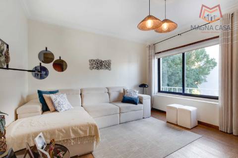 Moradia triplex em Propriedade Total - São Domingos de Rana, Cascais