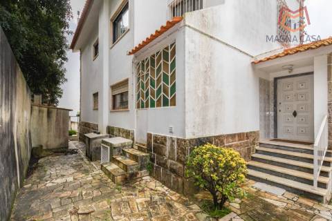 Moradia triplex em Propriedade Total - São Domingos de Rana, Cascais