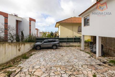 Moradia triplex em Propriedade Total - São Domingos de Rana, Cascais