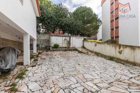 Moradia triplex em Propriedade Total - São Domingos de Rana, Cascais