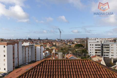 Moradia triplex em Propriedade Total - São Domingos de Rana, Cascais
