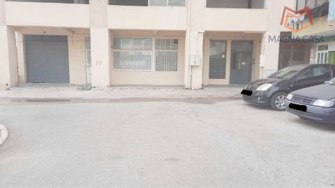 ESPAÇO COMERCIAL / LOJA, em ótimo estado, para ARRENDAMENTO em Alto do Seixalinho - Barreiro, muito bem localizado