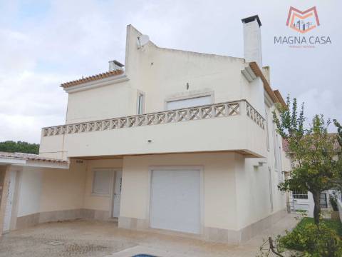 Moradia isolada, Charneca Caparica, Almada